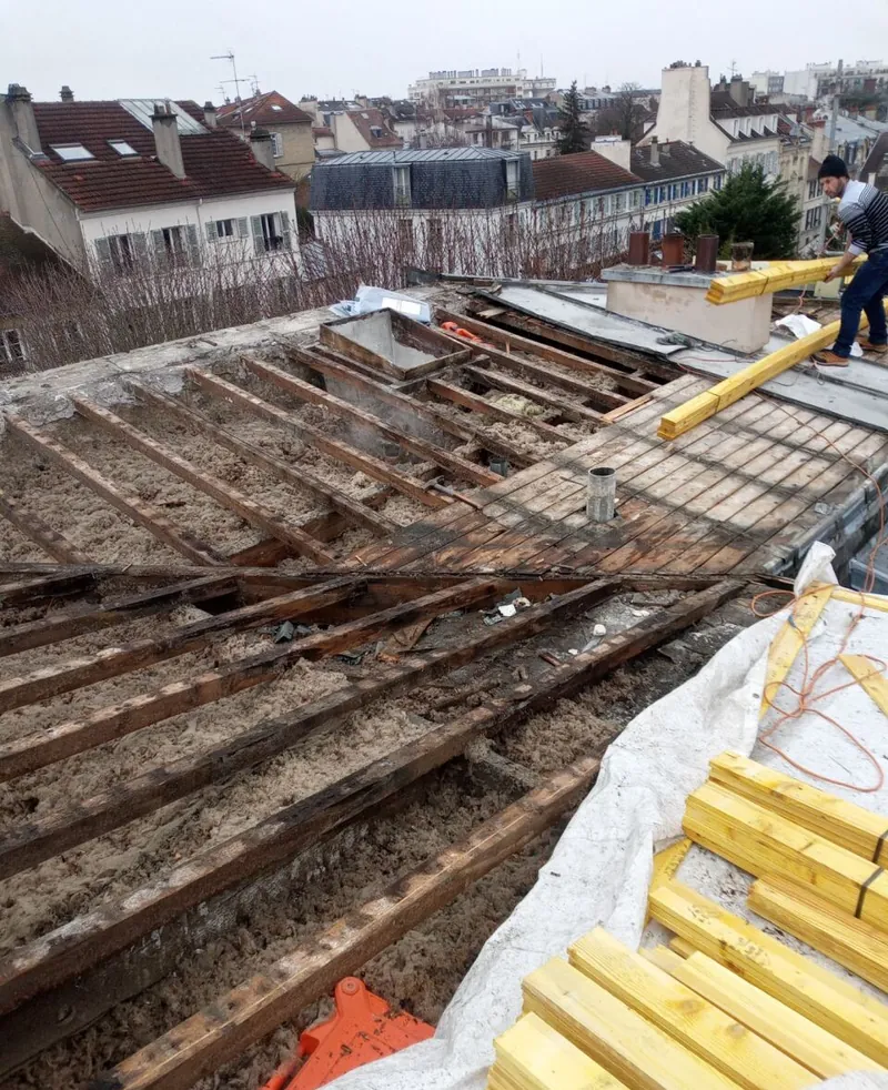 Charpente mise à nu pour réfection